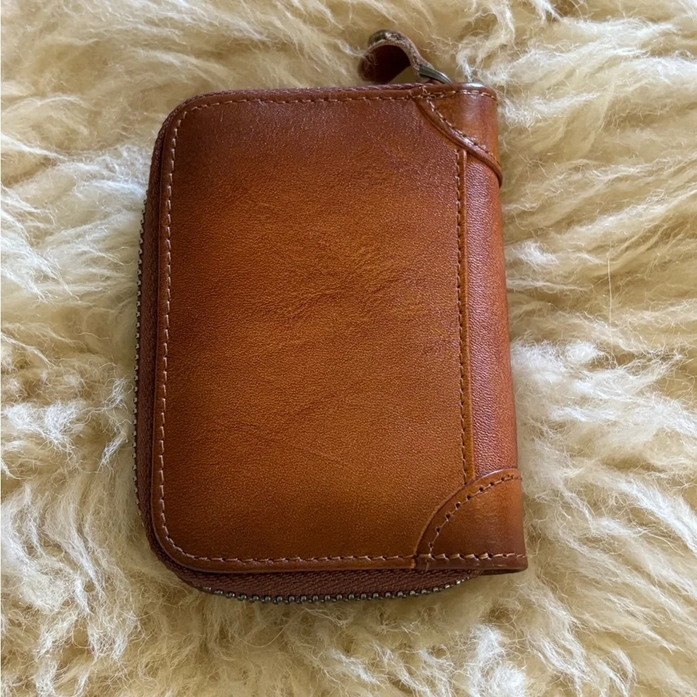 NWT Men’s Brown Leather Expanding Card Wallet